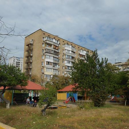 Однокомнатная Квартира Рядом С Метро Оболонь Kiew Exterior foto